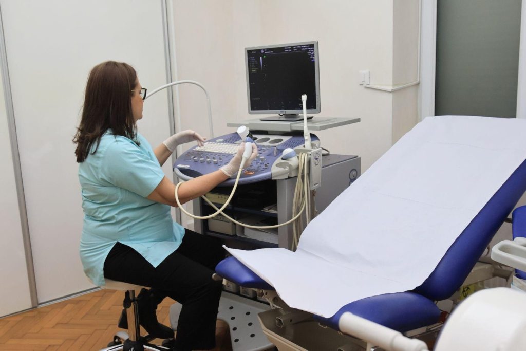 Cancerul de col uterin poate fi prevenit! Dr. Lorena Turculeț îți oferă soluțiile corecte